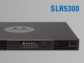 摩托罗拉数字中转台SLR5300支持MOTOTRBO的全部特性集，并且兼容所有MOTOTRBO系统架构：数字常规单基站系统、IP Site Connect、Capacity Plus、Linked Capacity Plus、Connect Plus等。